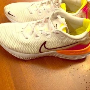 Like new only worn a couple of times!